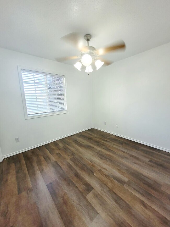Foto del edificio - Newly upgraded 4 bedroom