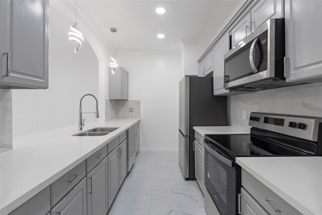 Building Photo - 6000 Reims Rd