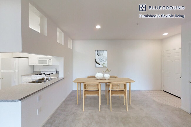 Building Photo - 3200 Rubino Dr