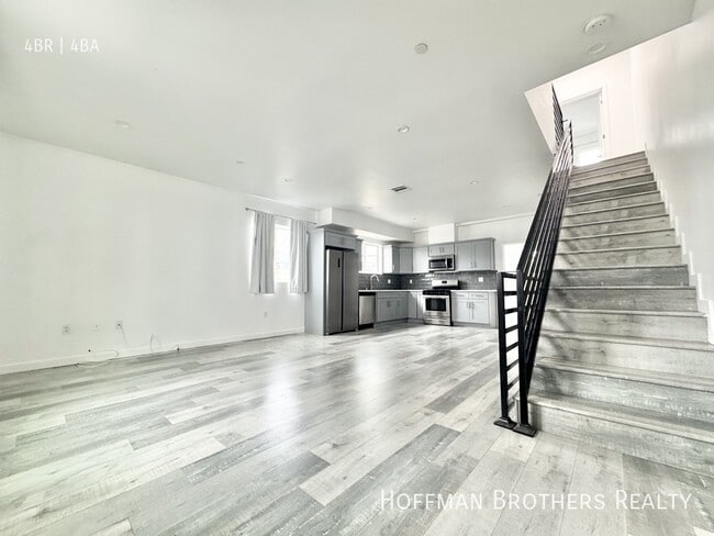 Building Photo - 156 N Mariposa Ave