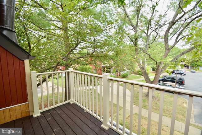 Foto del edificio - 3917 Woodhue Pl