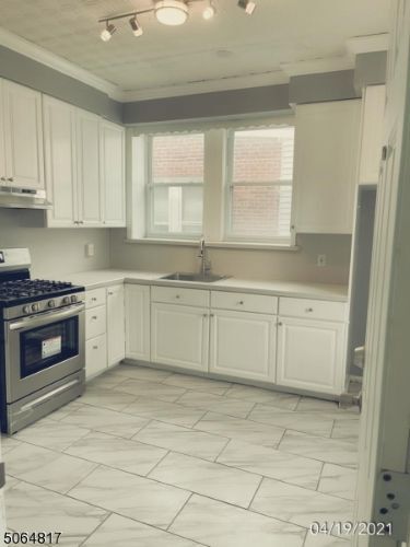 Primary Photo - 121 Baldwin Pl