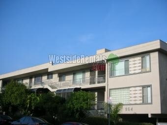 Foto principal - 954 S Barrington Ave