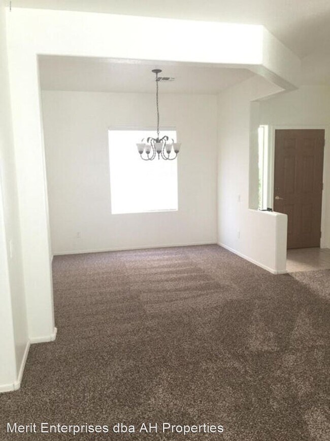 Foto del edificio - 3 br, 2 bath House - 9146 E BOISE ST