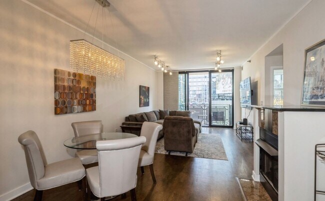 Dining & Living Room - 744 N Clark St