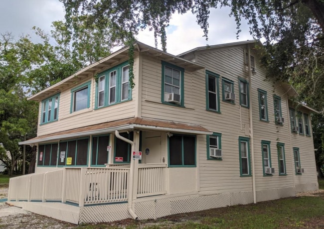 Building Image - 2110 Hoople St
