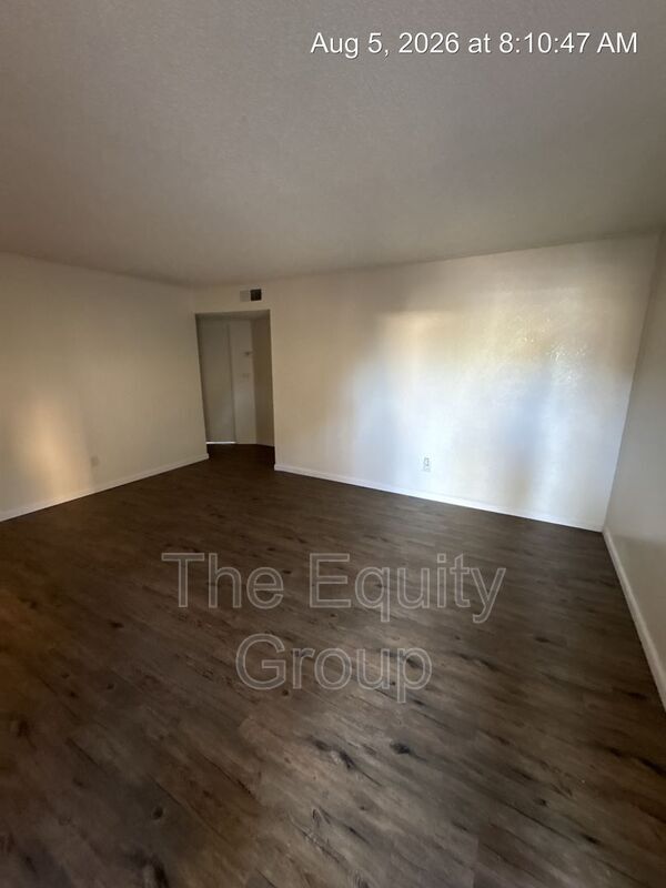 Foto del edificio - 726 S Locust St