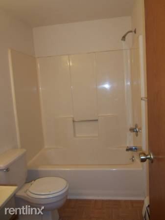 Building Photo - 2487 Green Pine Dr