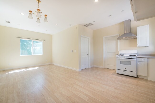Foto del edificio - 748 W Dryden St