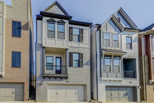 Building Photo - 526 Broadview Ln NE