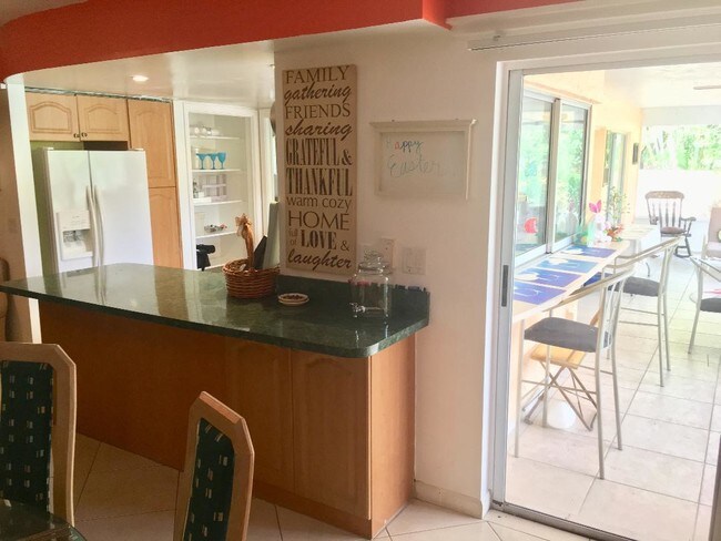 Foto del edificio - 6863  Lakeside Road