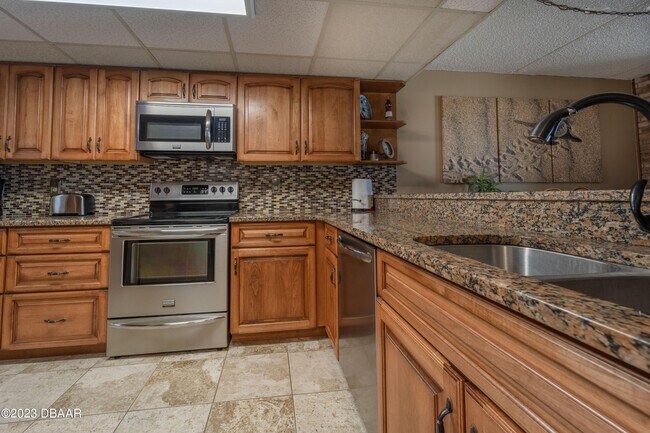 Foto del edificio - 30 Inlet Harbor Rd
