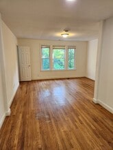 Building Photo - 331 Parkland Pl SE
