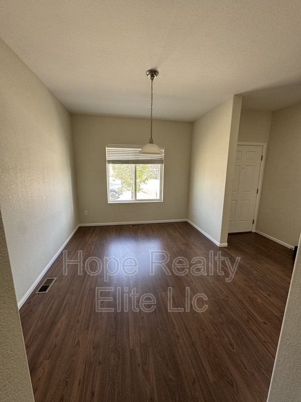 Building Photo - 6672 Kearsarge Dr