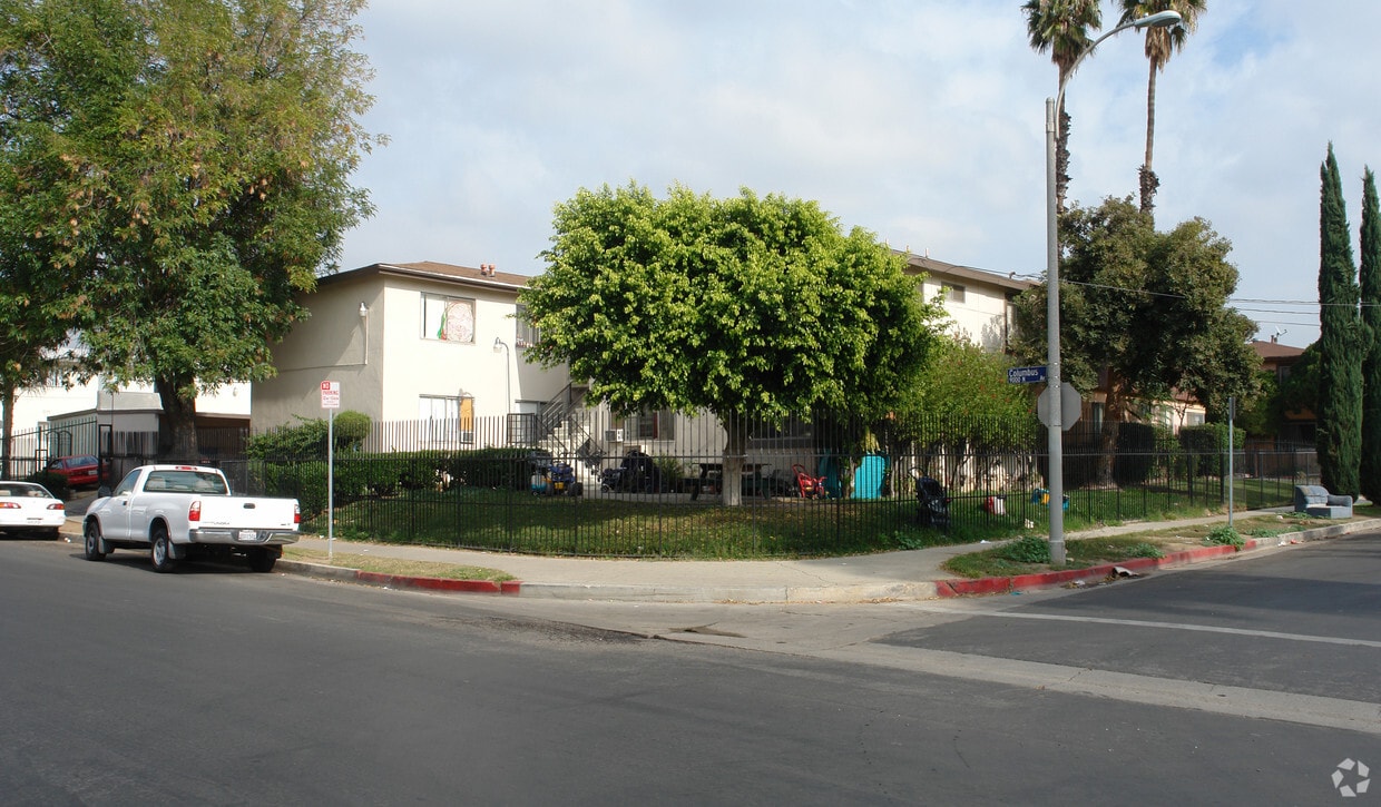 Primary Photo - 15255 Broadmoor St
