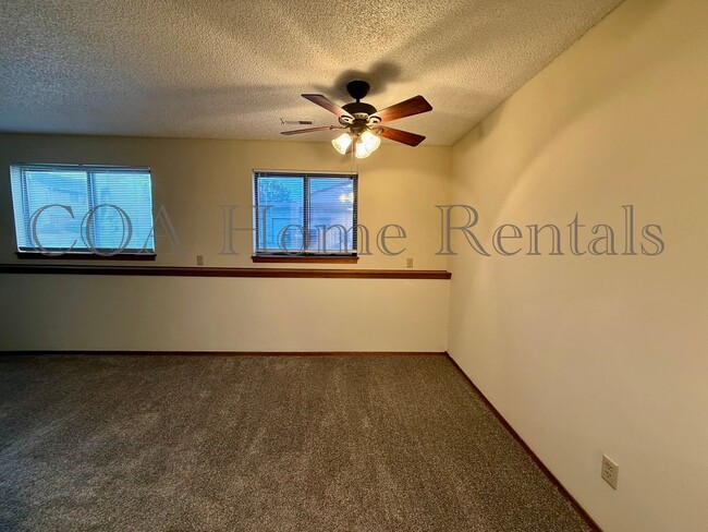 Foto del edificio - West Side Townhome