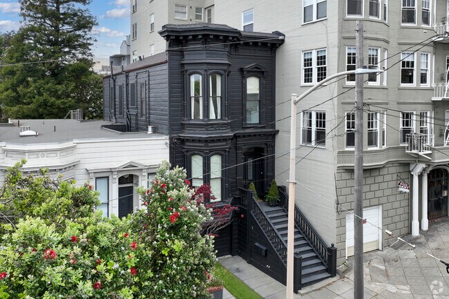 Alternate exterior - 2229 Divisadero St