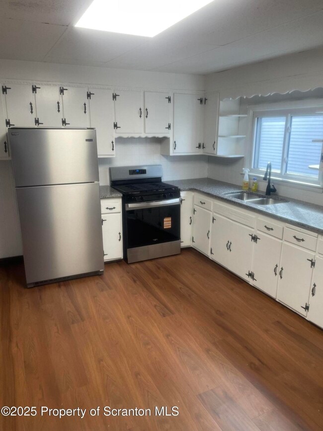 Building Photo - 2301 Boulevard Ave