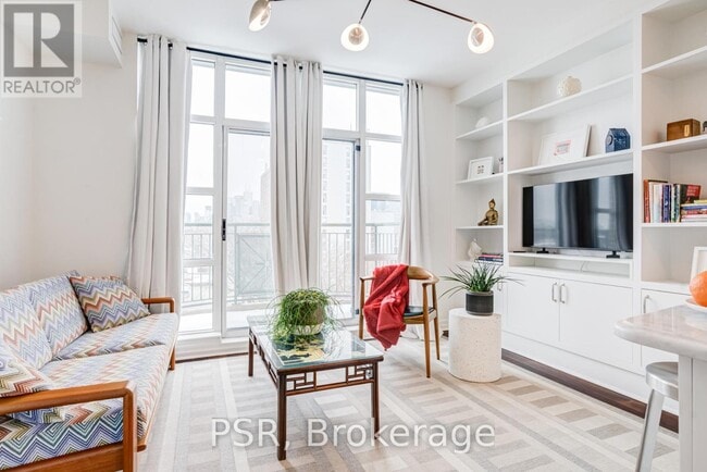 Photo du bâtiment - 901 Queen St W