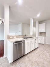 Building Photo - 12404 Shady Brook Dr