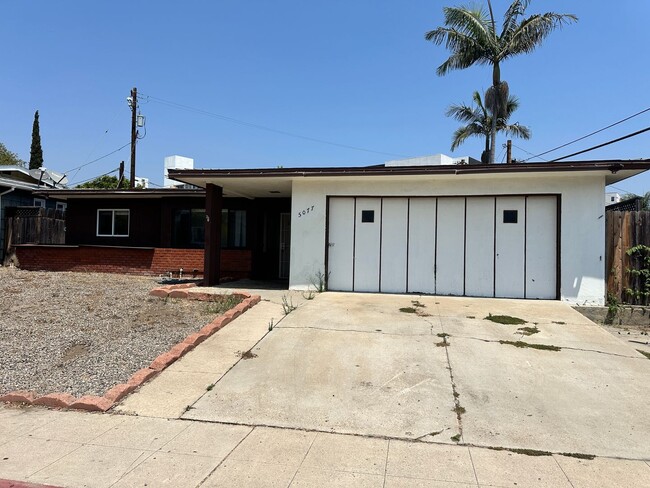 Building Photo - House Extremely Close to Campus!! Massive ...