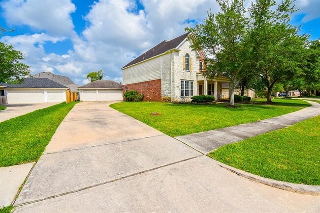 Building Photo - 2403 Echo Harbor Dr