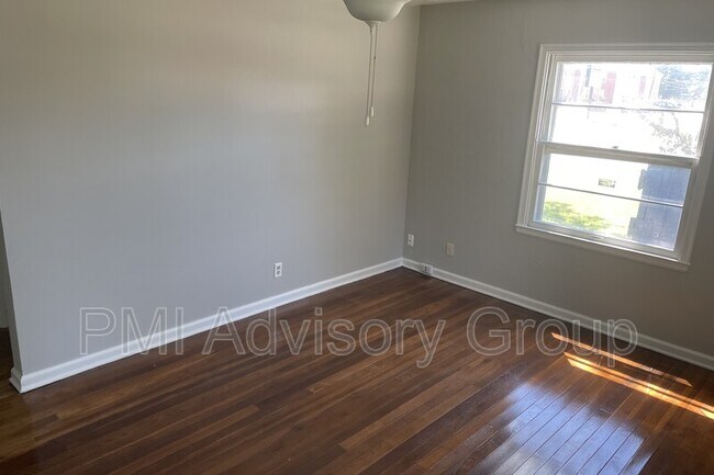 Foto del edificio - 2040 SW Medford Ave