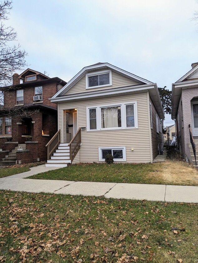 1345 Grove Ave, Berwyn, IL 60402 House Rental in Berwyn, IL