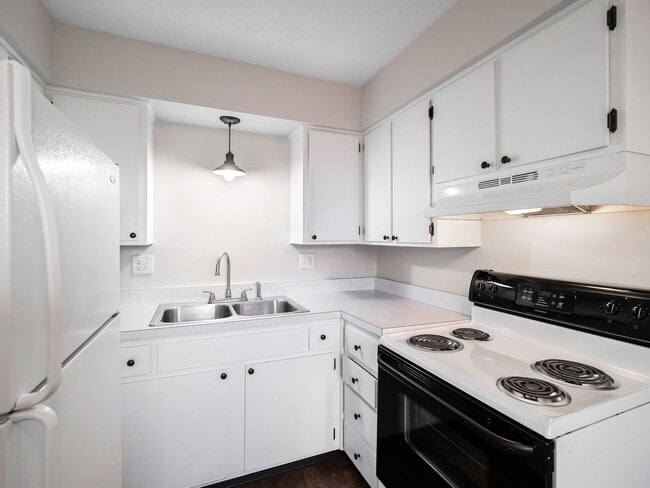 Interior Photo - Delta 77 Apartments
