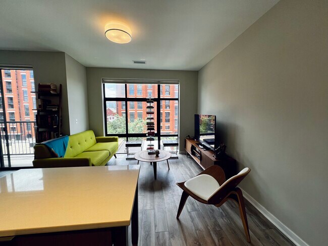 Foto del edificio - 911 2nd St NE