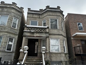 Building Photo - 1911 S Ridgeway Ave