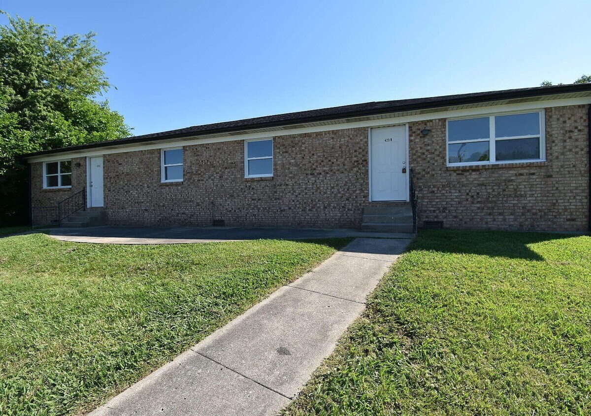 Primary Photo - 425 Patrician Pl