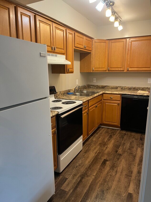 Foto principal - 2811 North O.Henry Boulevard