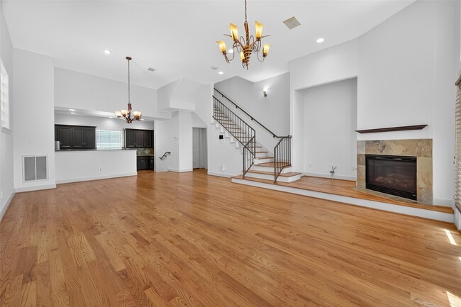 Foto del edificio - 5018 Lillian St