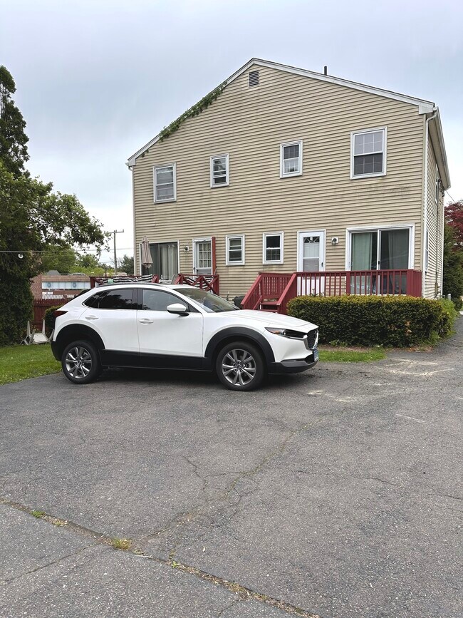 Building Photo - 204 Jordan Ln