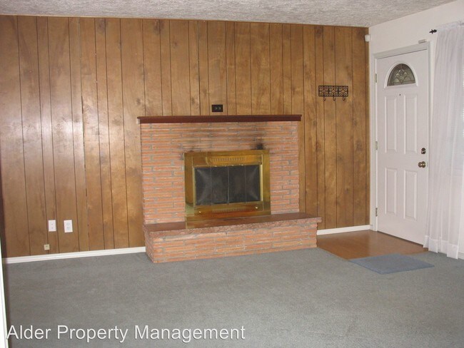 Building Photo - 13990 SW Derby St