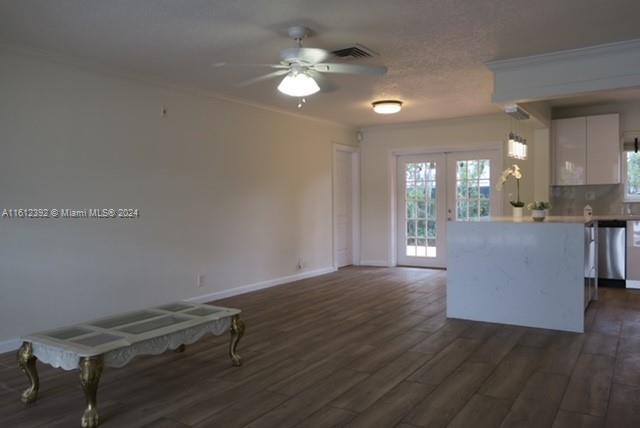 Building Photo - 4250 SW 74th Ave