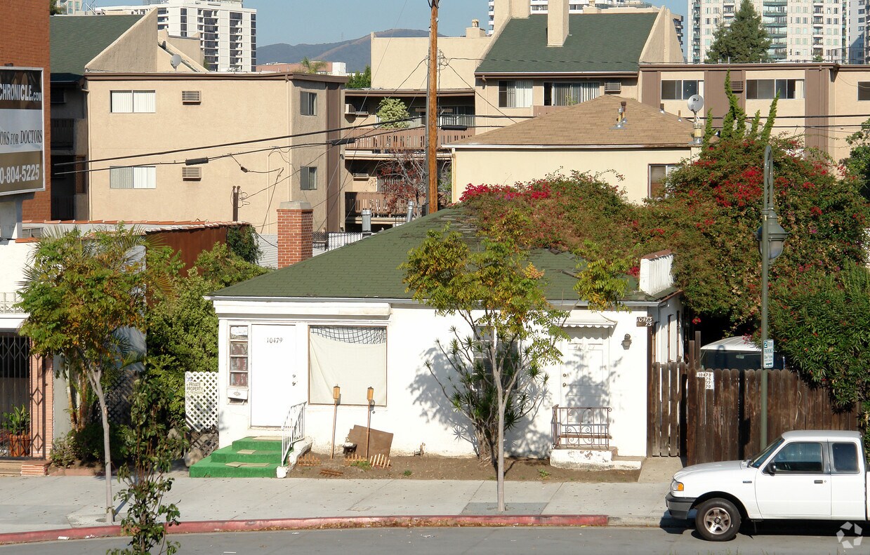 Primary Photo - 10477 Santa Monica Blvd
