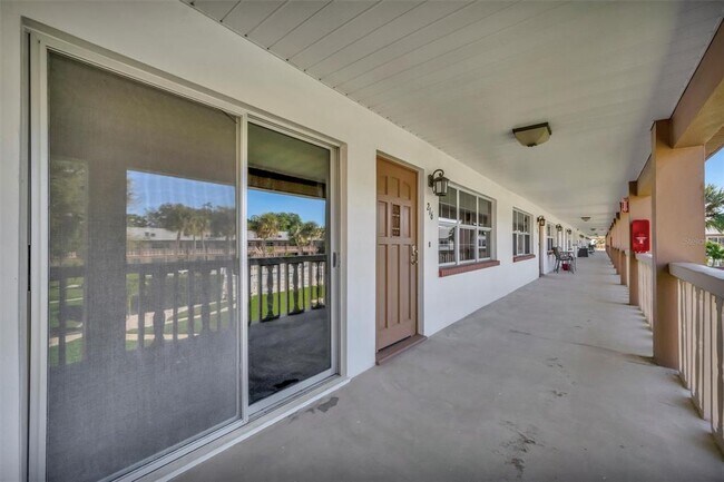 Foto del edificio - 650 Pinellas Point Dr S