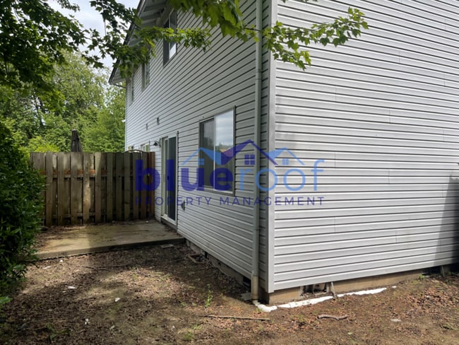 Building Photo - 621 N Elliott Rd