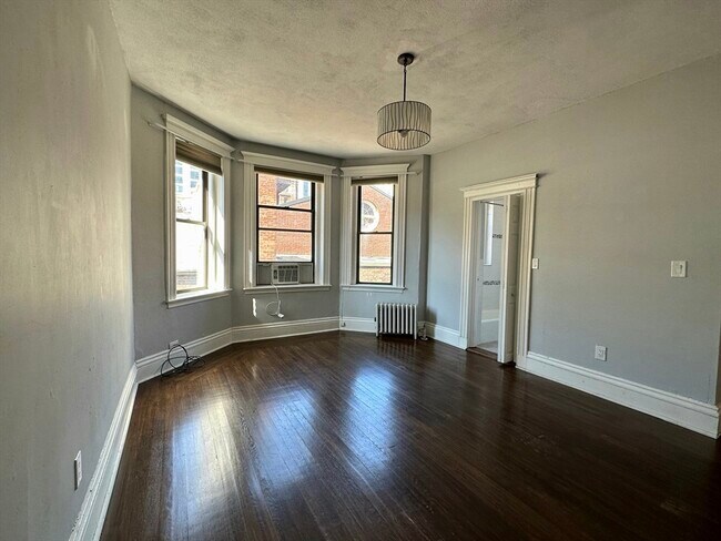 Building Photo - 107 Jersey St