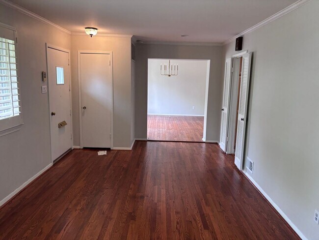 Building Photo - COMING SOON - Beautiful and spacious 4Bed/2Bath Rambler in Rockville!