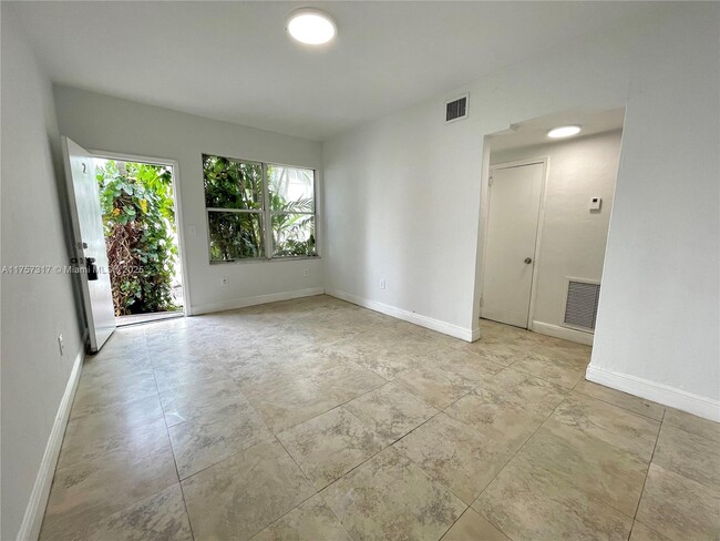 Foto del edificio - 1030 Jefferson Ave
