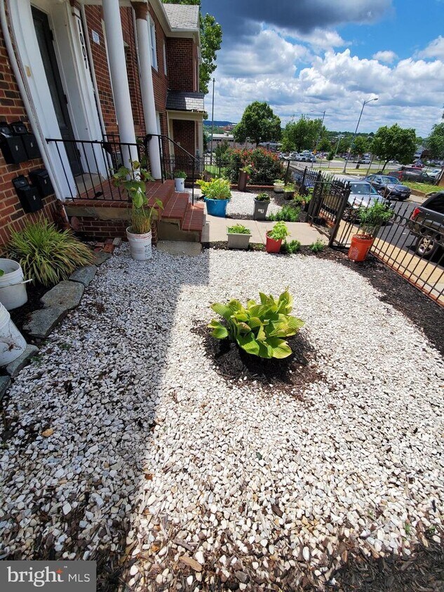 Foto principal - 1007 18th St NE