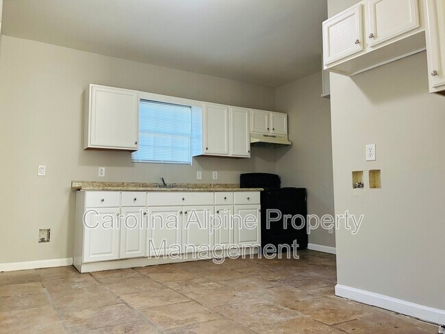 Foto del edificio - 110 N Webb St