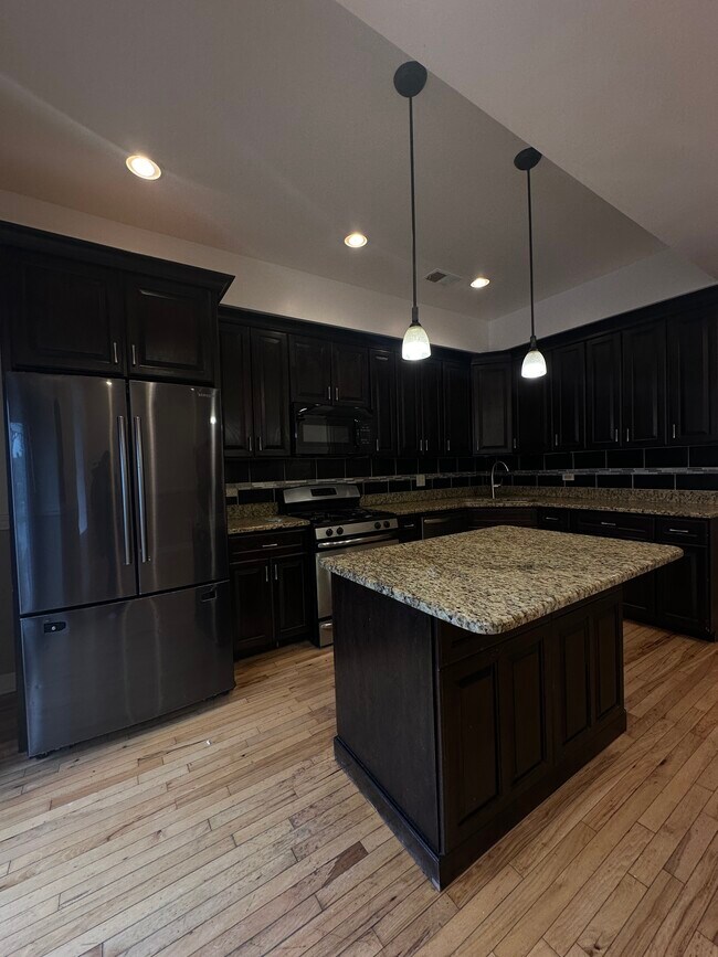 Foto del edificio - 3002 S Homan Ave