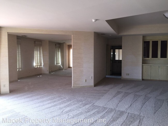 Building Photo - 2 br, 2 bath House - 405 Park Drive North #6D