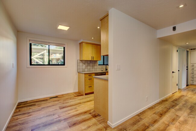 kitchen dinning space - 830 W Ridenbaugh St