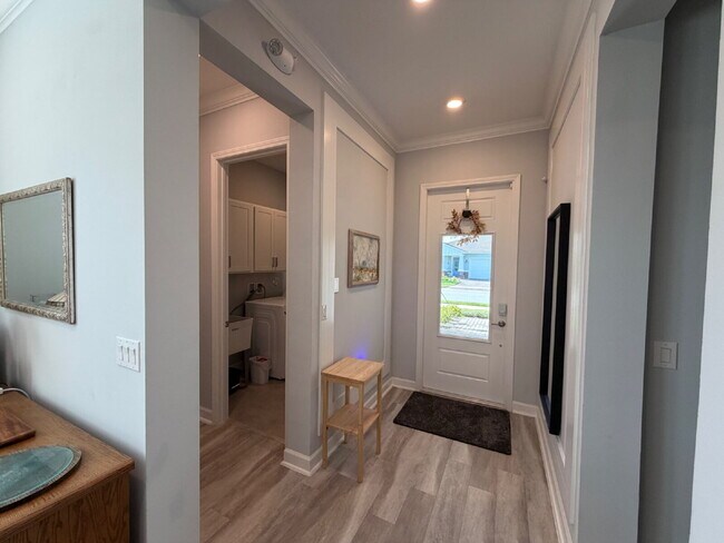 Foto del edificio - Gated 55+ community with lots of HOA amenities!