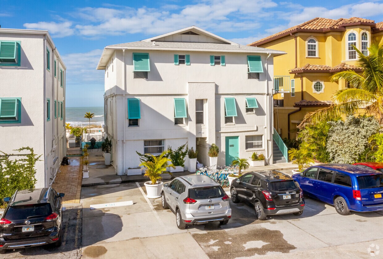 Foto principal - 19310 Gulf Blvd